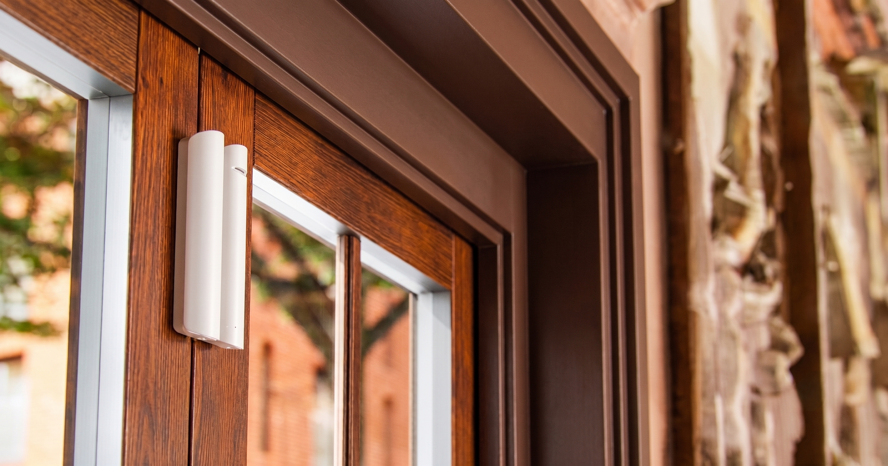 Thiết bị báo động mở cửa cho căn hộ và nhà phố: khi nào cần lắp?